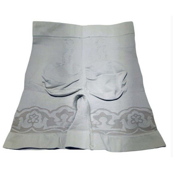 CurveEZ Women's Seamless Everyday Shaping Boyshort CUR3611 Nude‎ Beige Small NWT - Picture 3 of 9